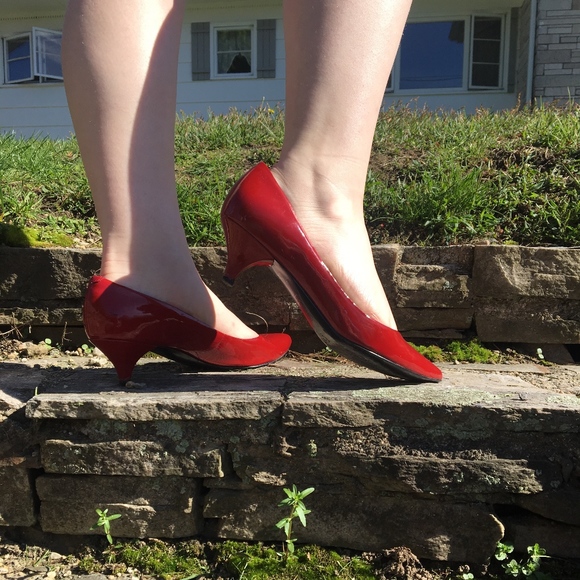 BCBG Red Pointed Toe Kitten Heels - Picture 3 of 7